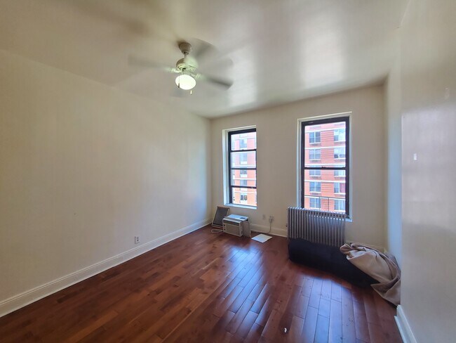 Foto del edificio - 2194 Frederick Douglass Blvd
