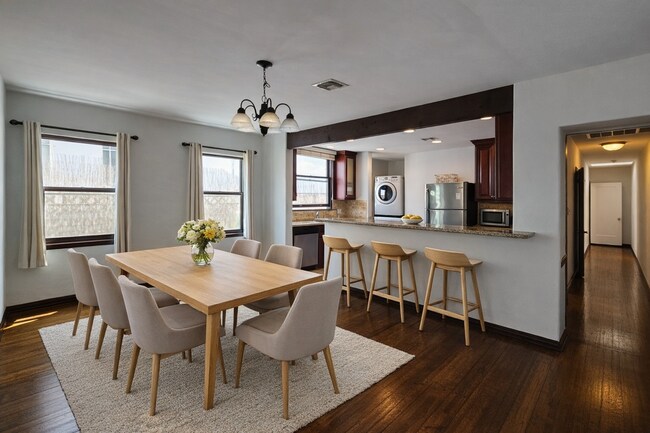 Foto del edificio - 6230 Lindenhurst Ave