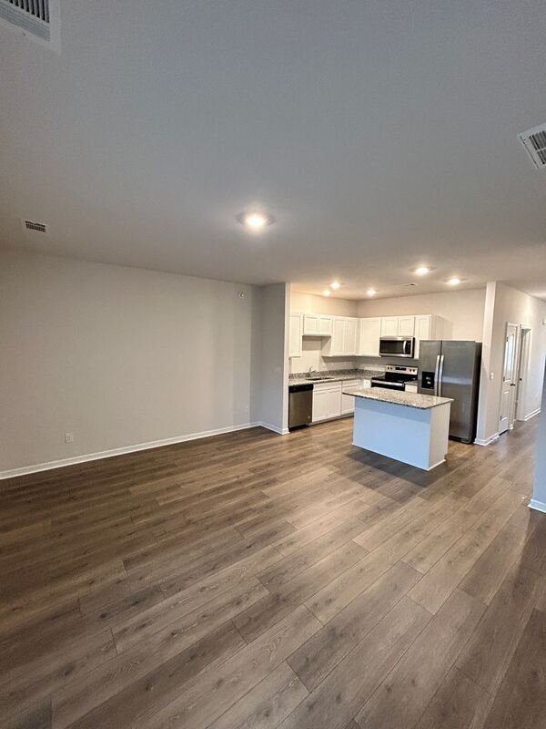 Foto del edificio - 136 Cecil Rd