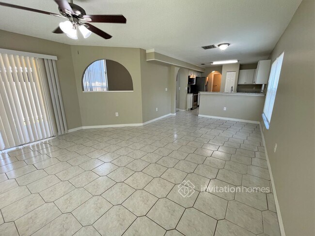 Foto del edificio - 733 Burlwood St