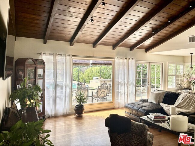 Foto del edificio - 22491 Domingo Rd