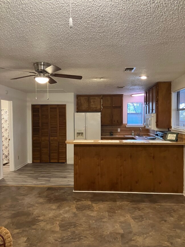 Building Photo - 20681 FM306