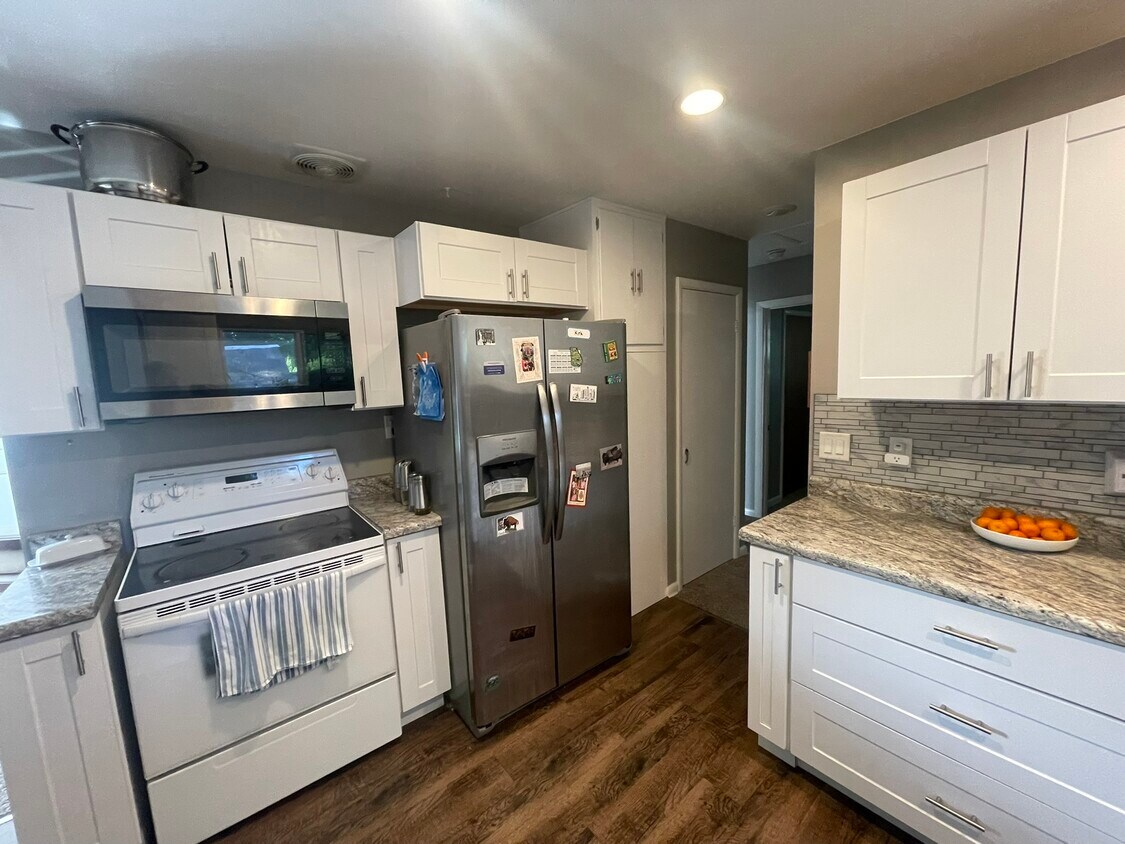 Foto principal - 770 Stratford Ave