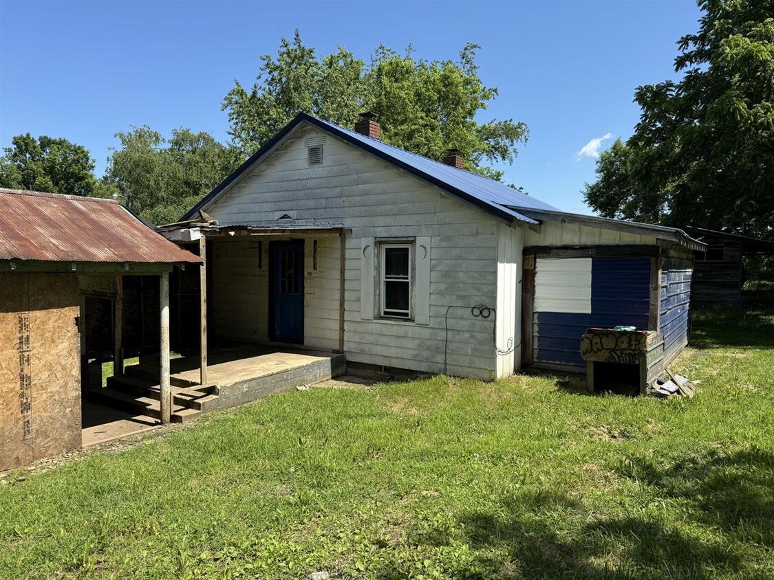 Primary Photo - 305 Guthrie St