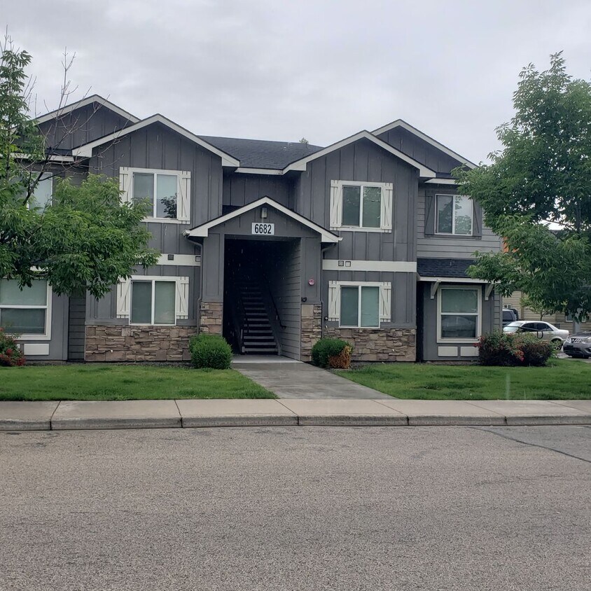 6747 W Colehaven Dr Unit 101, Boise, ID 83704 Room for Rent in Boise