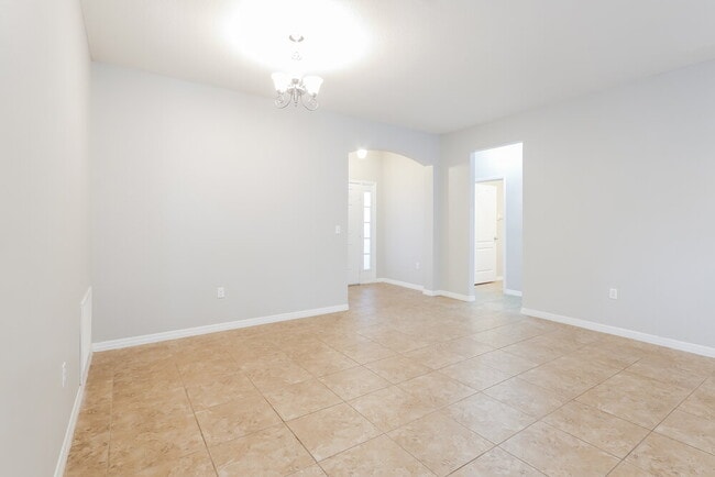 Foto del edificio - 6353 Twin Bridges Dr