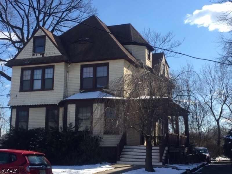 Primary Photo - 288 Montgomery St