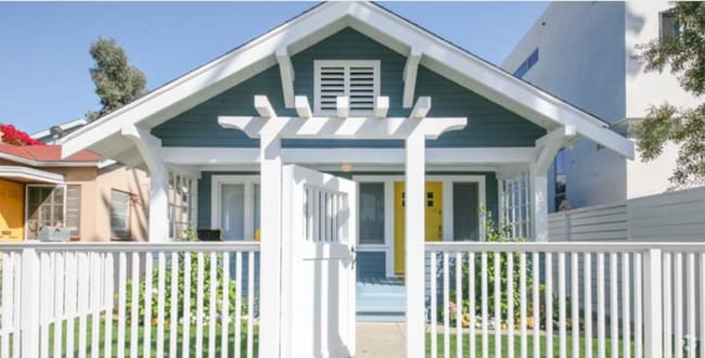Irresistible curb appeal - 232 Market St