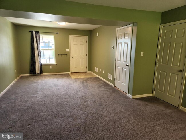 Building Photo - 39 E Abby Ln