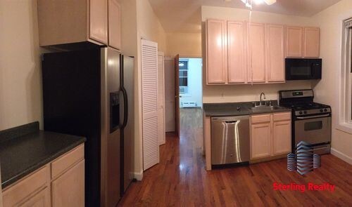 Primary Photo - 3614 Ditmars Blvd