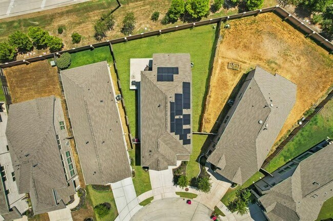 Foto del edificio - 6006 Bristol Spur Ln