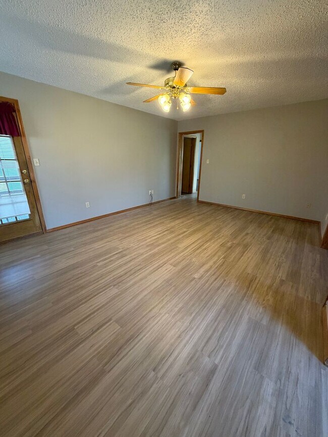 Foto del edificio - 2407 Linda Ct