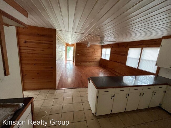 Building Photo - 3 br, 1 bath House - 4088 Mark N Smith Rd.