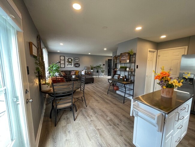 Building Photo - 8153 S Firefly Dr