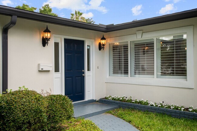 Foto del edificio - Renovated Winter Park 32789 Home for Lease