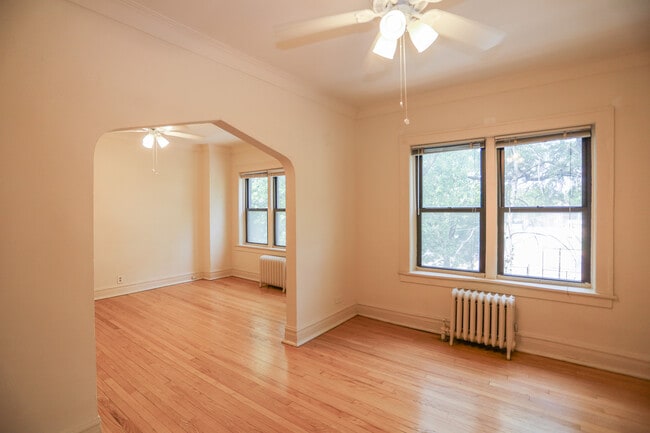Building Photo - 2039 W Wellington-1
