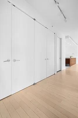 Foto del edificio - 447 W 18th St