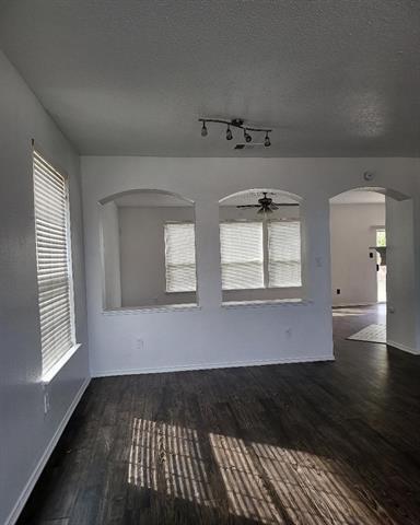 Foto del edificio - 513 Pineview Ln
