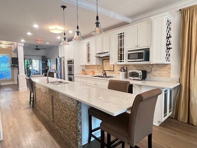 Foto del edificio - 3039 N Southport Ave