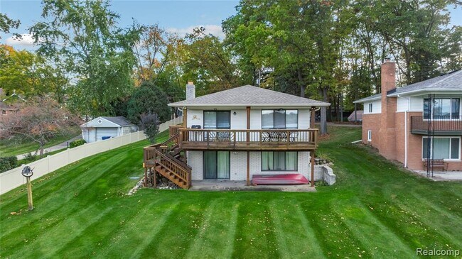 Foto del edificio - 9510 Beechcrest St