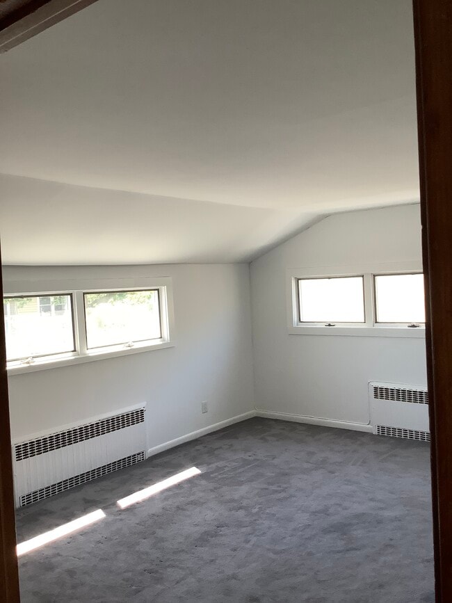 Livingroom - 123 Belmont Ave