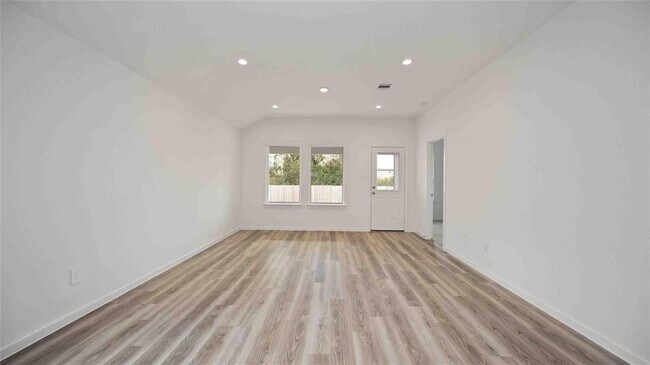 Foto del edificio - 13515 Lawson St