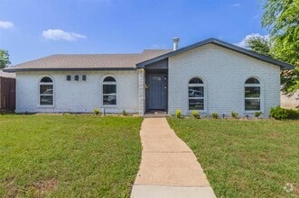 Building Photo - 5049 Roberts Dr