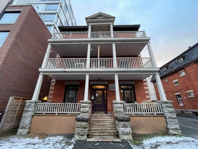 Building Photo - 362 Friel St