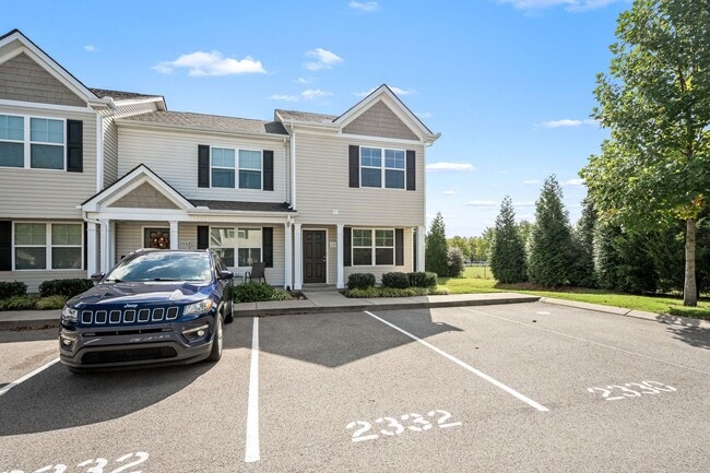 Building Photo - Heritage Place Townhome