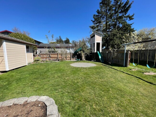 Building Photo - 2409 32nd Street