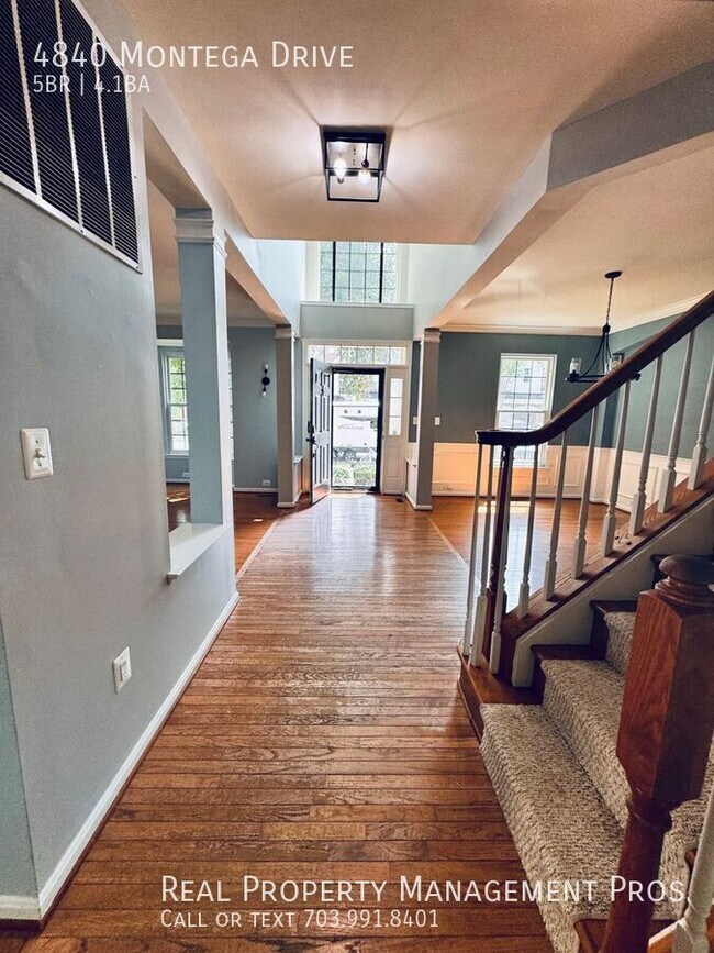 Building Photo - 4840 Montega Dr