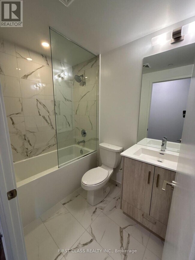 Photo du bâtiment - 180 Front St E