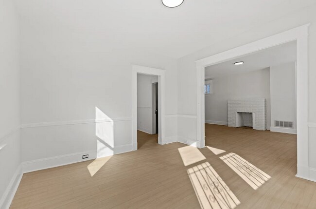 Building Photo - 3200 W Rogers Ave