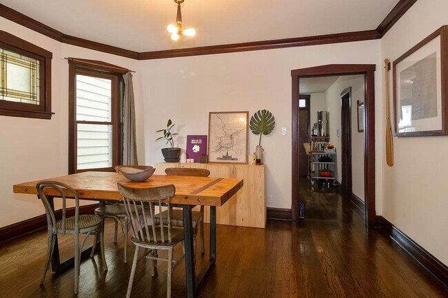 Foto del edificio - 3034 N Hamlin Ave