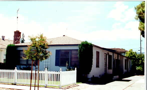 Building Photo - 1142-1144 Oliver St