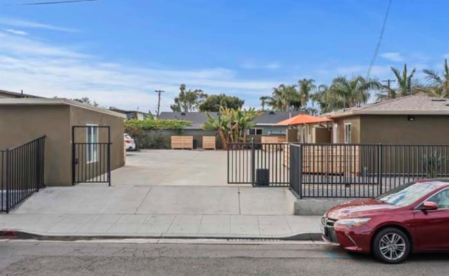 Building Photo - 1249 Division St