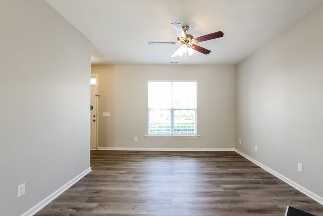 Building Photo - 3912 Sages Ave