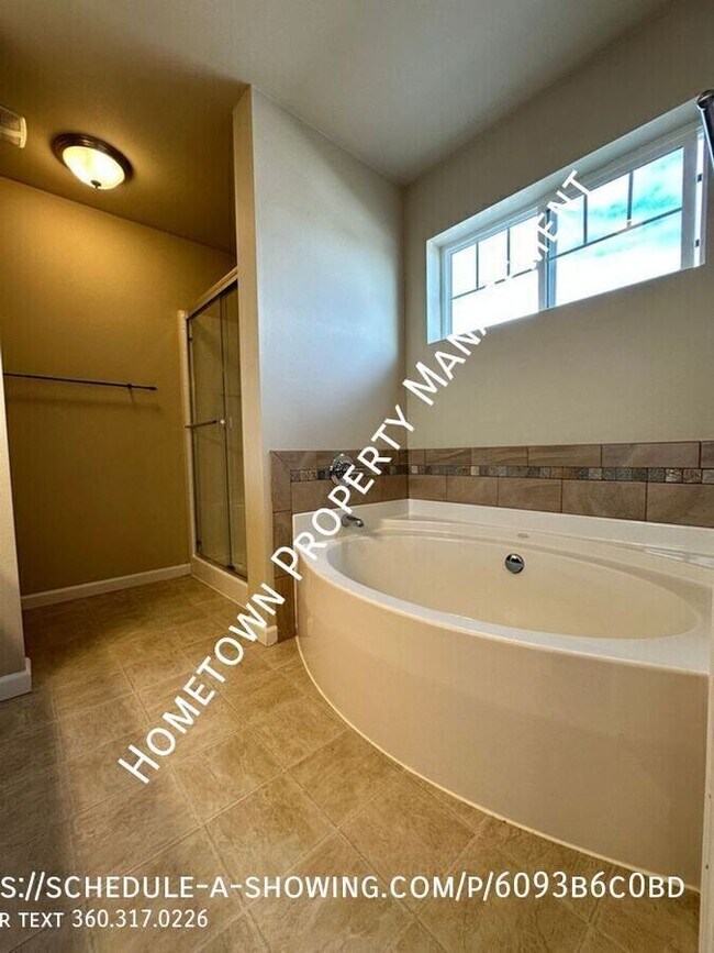 Foto del edificio - 4439 Fairweather St NE