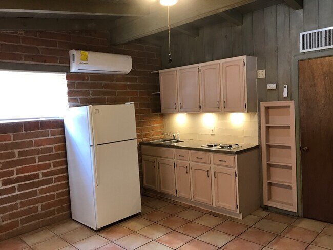 Foto del edificio - 2537 E Elm St