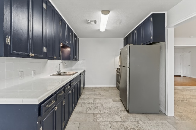 Foto del edificio - 4634 Weir Dr