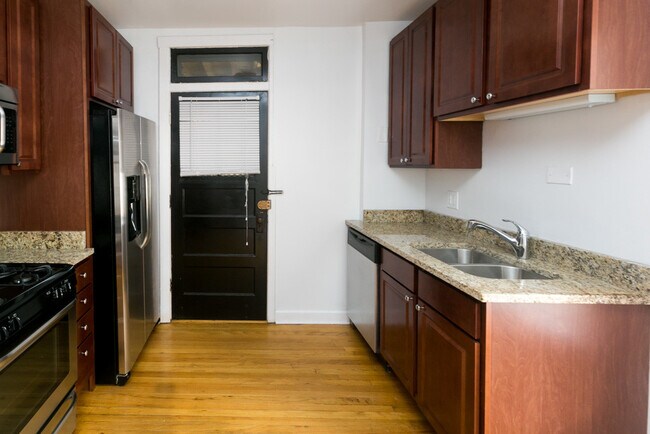 Foto del edificio - 2110 W Ainslie St