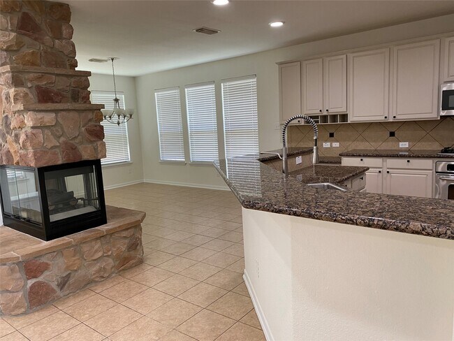 Foto del edificio - 9535 Empress Crossing Dr