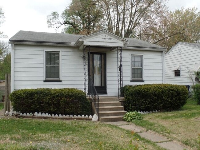 Building Photo - Take a look at this adorable 2 bed Home.