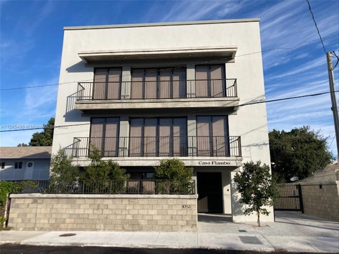 Foto principal - 1053 NW 29th St