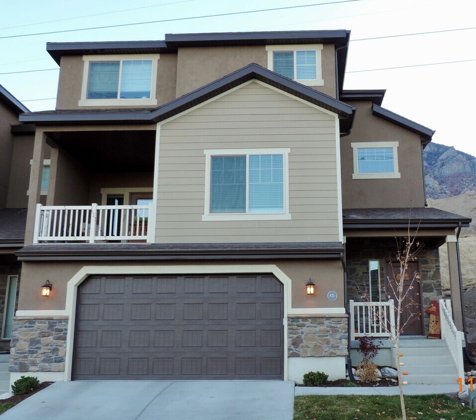 Primary Photo - Spacious 3 Bed Townhome - Provo Slate Canyon