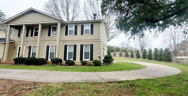 Foto del edificio - Charming 2 bedroom 1 bath duplex on Park Rd