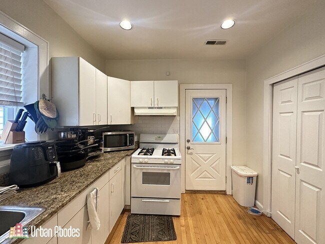 Foto del edificio - 2619 W Greenleaf Ave