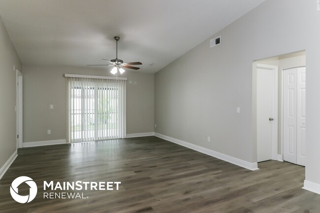 Building Photo - 730 Calm Dr