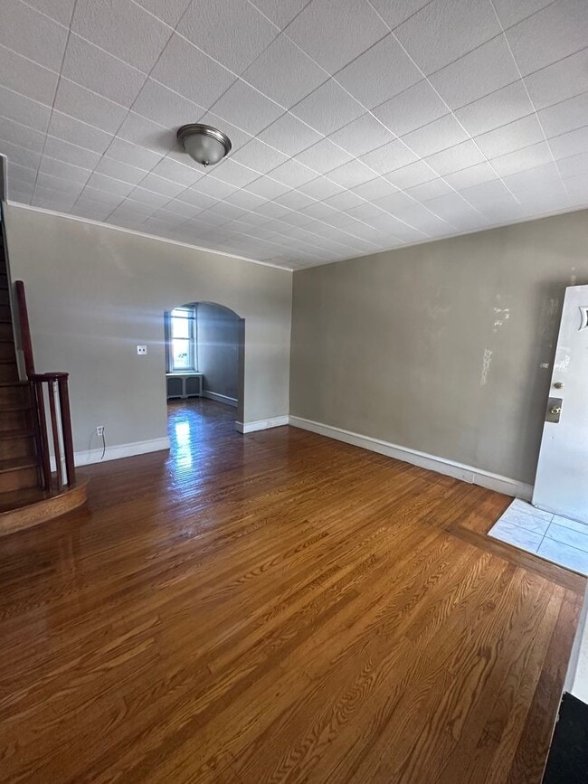 Photo - 3 bedroom, 1 Bath in Desirable Location House