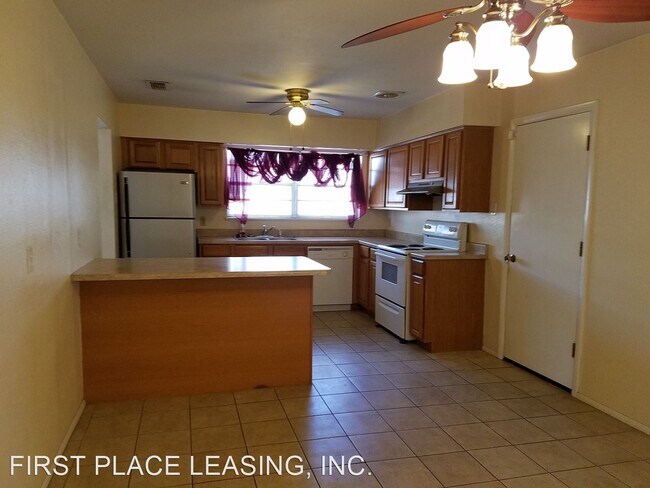 Foto del edificio - 3 br, 2 bath House - 905 W. Manana Blvd.
